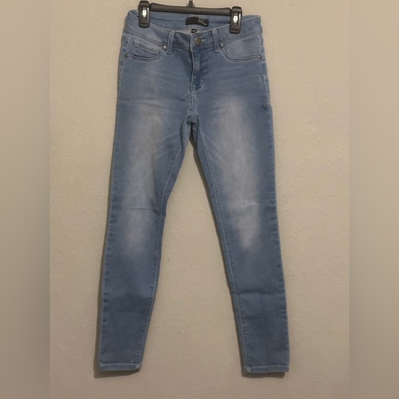 1822 Denim Butter Mid Rise Skinny Jeans - Picture 9 of 11